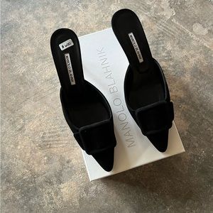 Manolo blahnik kitten heels